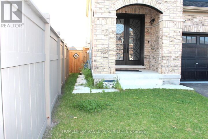 Property Photo:  35 Merrimac Drive  ON L6Y 6K4 