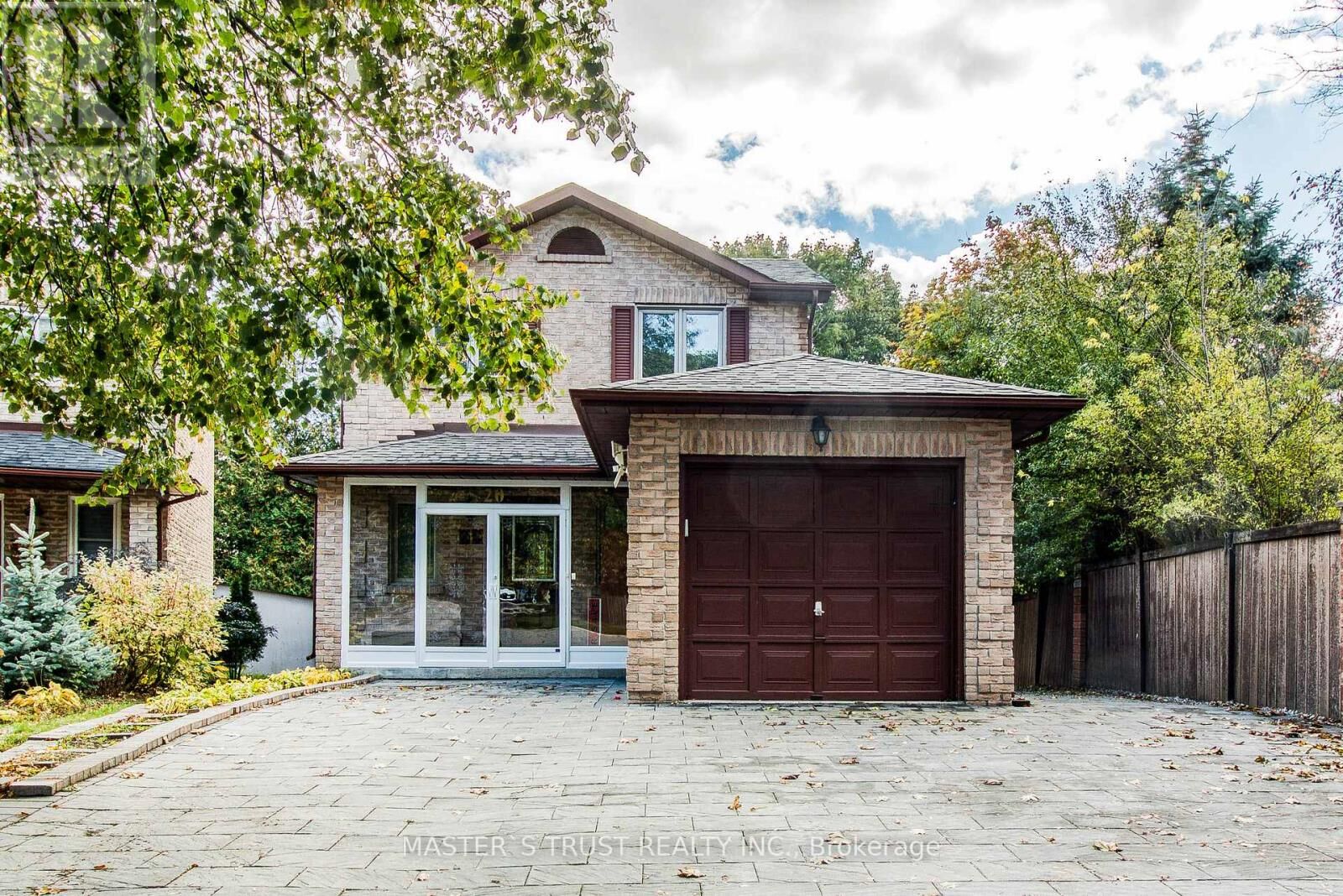 Property Photo:  20 Valhalla Court  ON L4G 5W3 