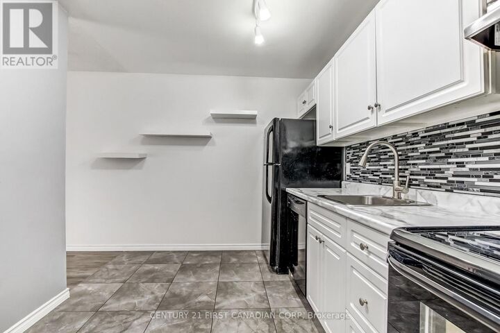Property Photo: 140 Conway Drive 6 ON N6E 3N2