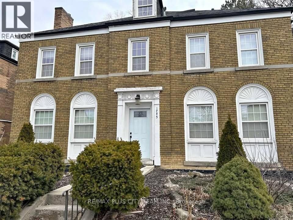 Property Photo:  1745 Bathurst Street 3  ON M5P 3K5 