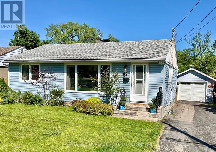 Property Photo:  82 Brookview Crescent  ON K6V 4P2 