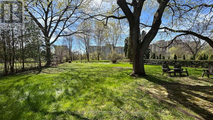 Property Photo:  222 Trott Drive  ON N6G 1B5 