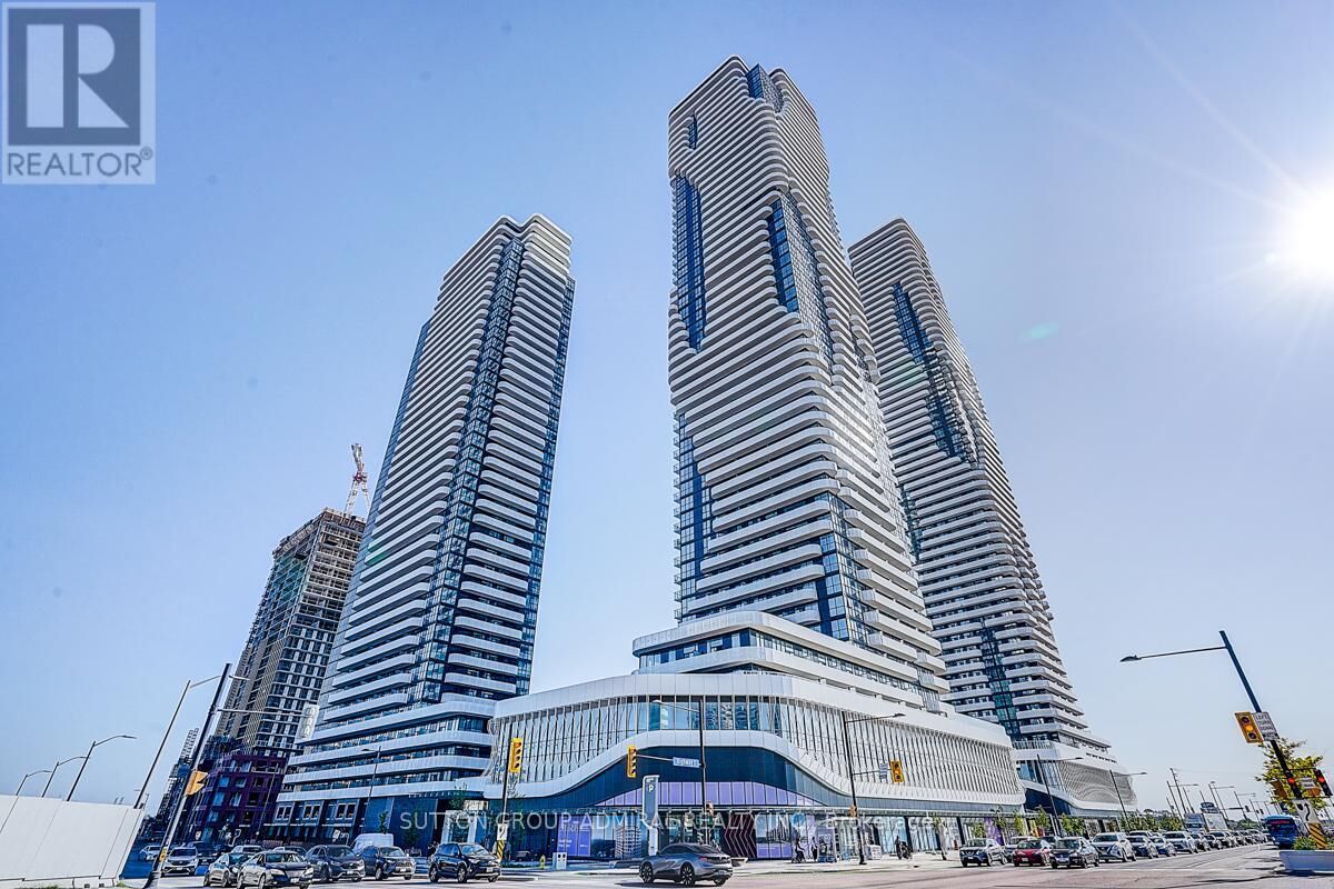 Property Photo:  28 Interchange Way 612  ON L4K 0P8 