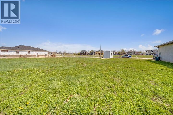 Property Photo:  3667 Farrow Avenue  ON N9H 0B3 