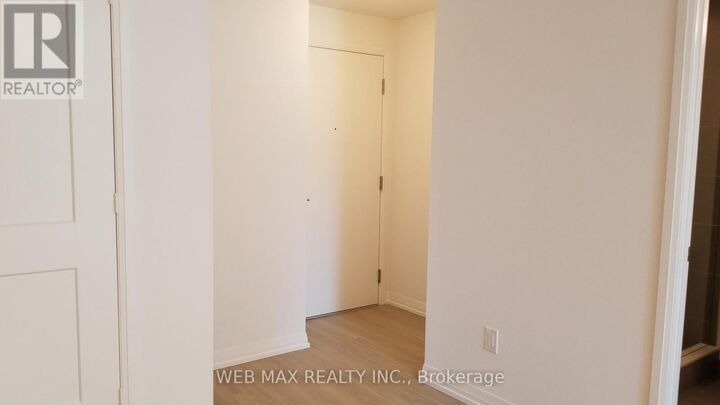 Property Photo:  8 Widmer Street 1207  ON M5V 0W6 