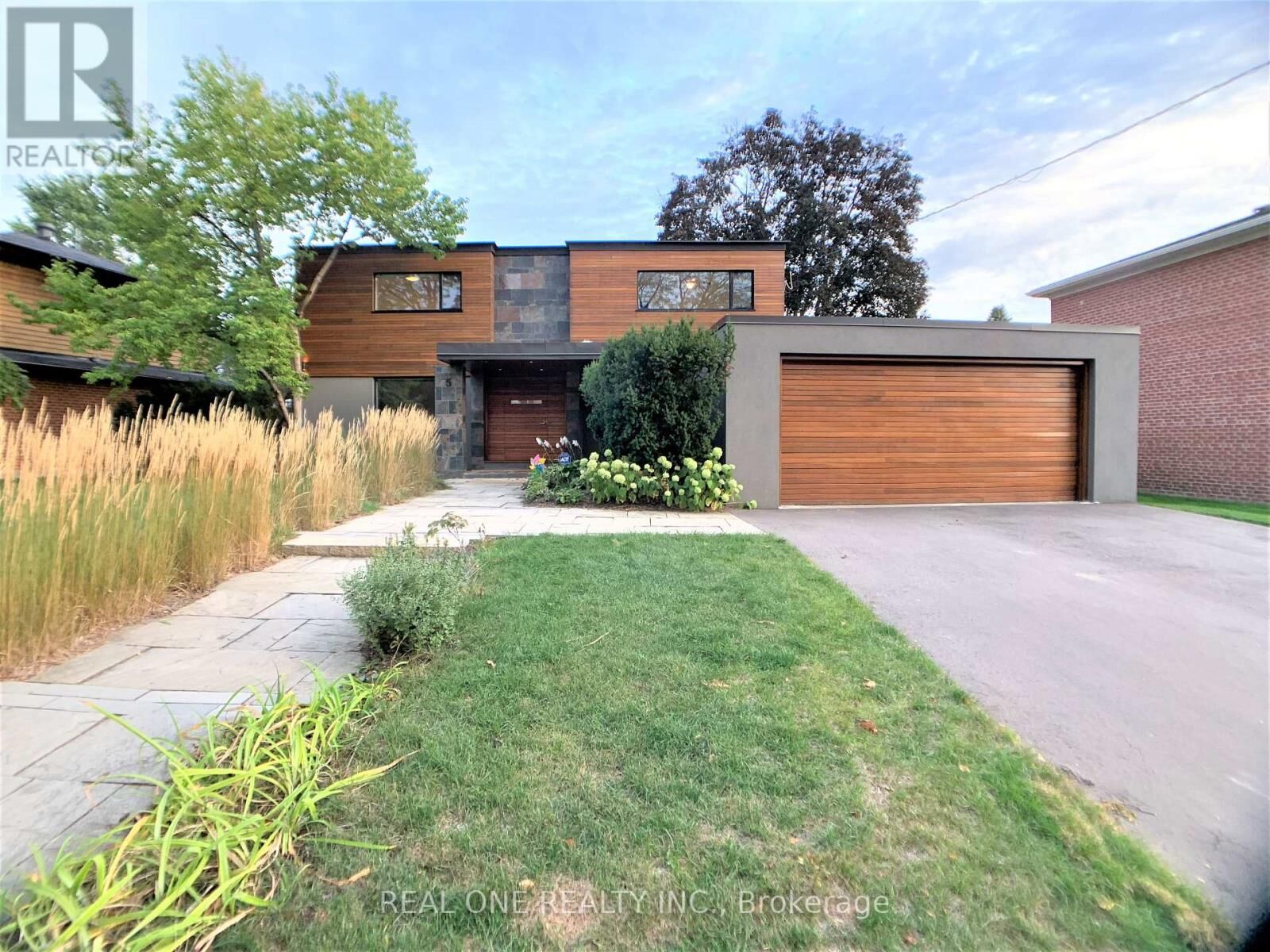 Property Photo:  5 Dunlace Drive  ON M2L 2R8 