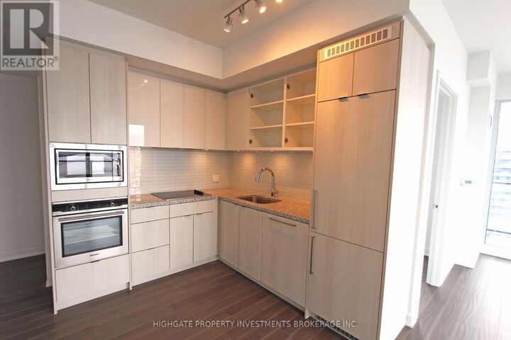Property Photo:  115 Blue Jays Way 3602  ON M5V 0N4 