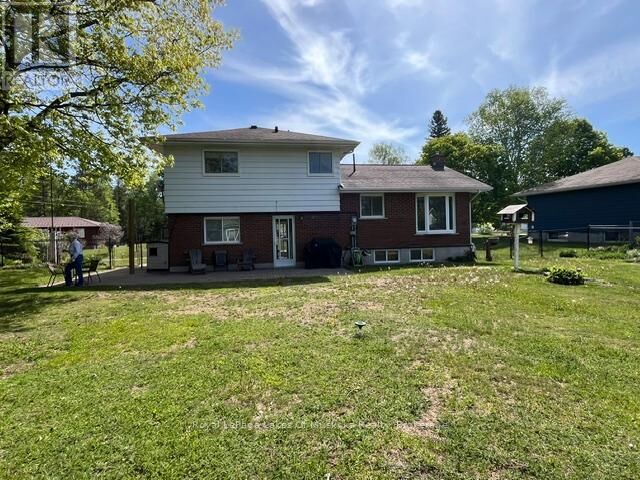 Photo de la propriété:  25 Fitz Avenue  ON P0A 1X0 