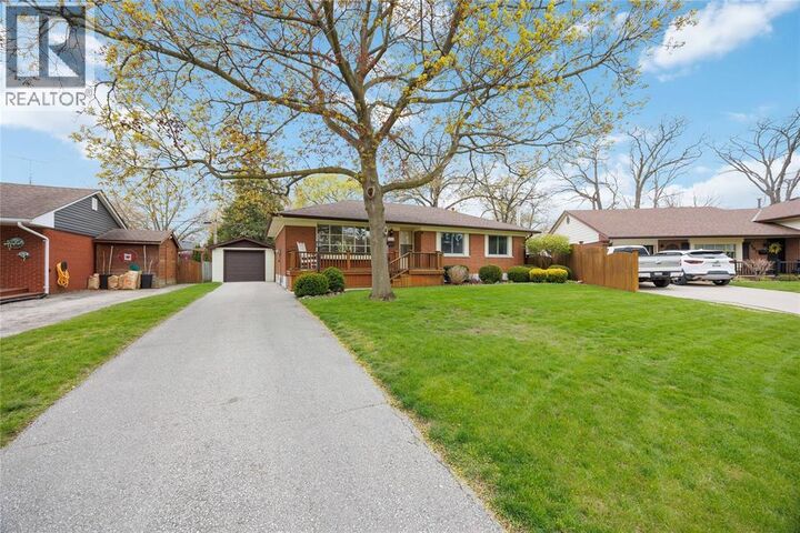 Property Photo:  1183 Marquette Court  ON N7V 3X9 