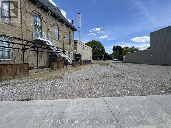 Property Photo:  19 Albert Street  ON N0M 1L0 