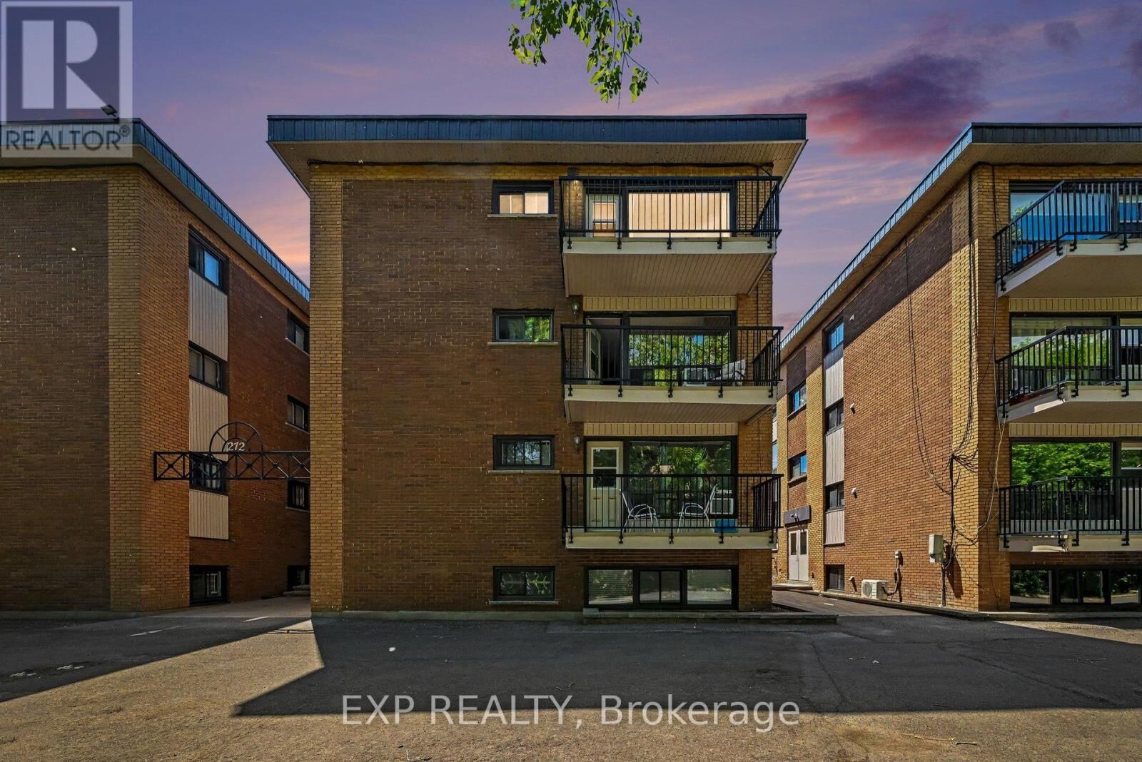 Property Photo:  272 Beechwood Avenue 15  ON K1L 8A6 