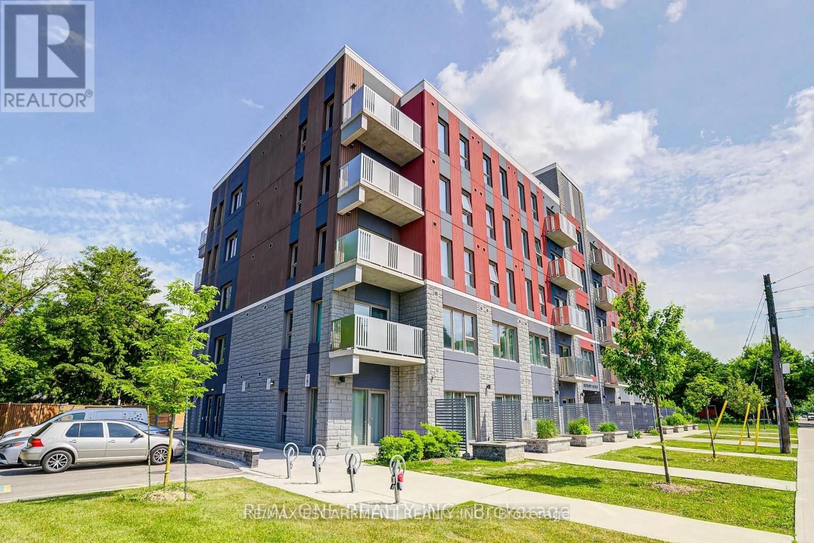 Property Photo:  77 Leland Street East 122  ON L8S 3A1 