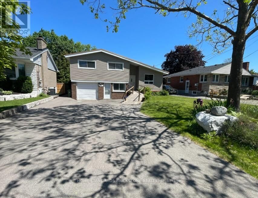 Property Photo:  72 Mountain Avenue North  ON L8G 3P5 