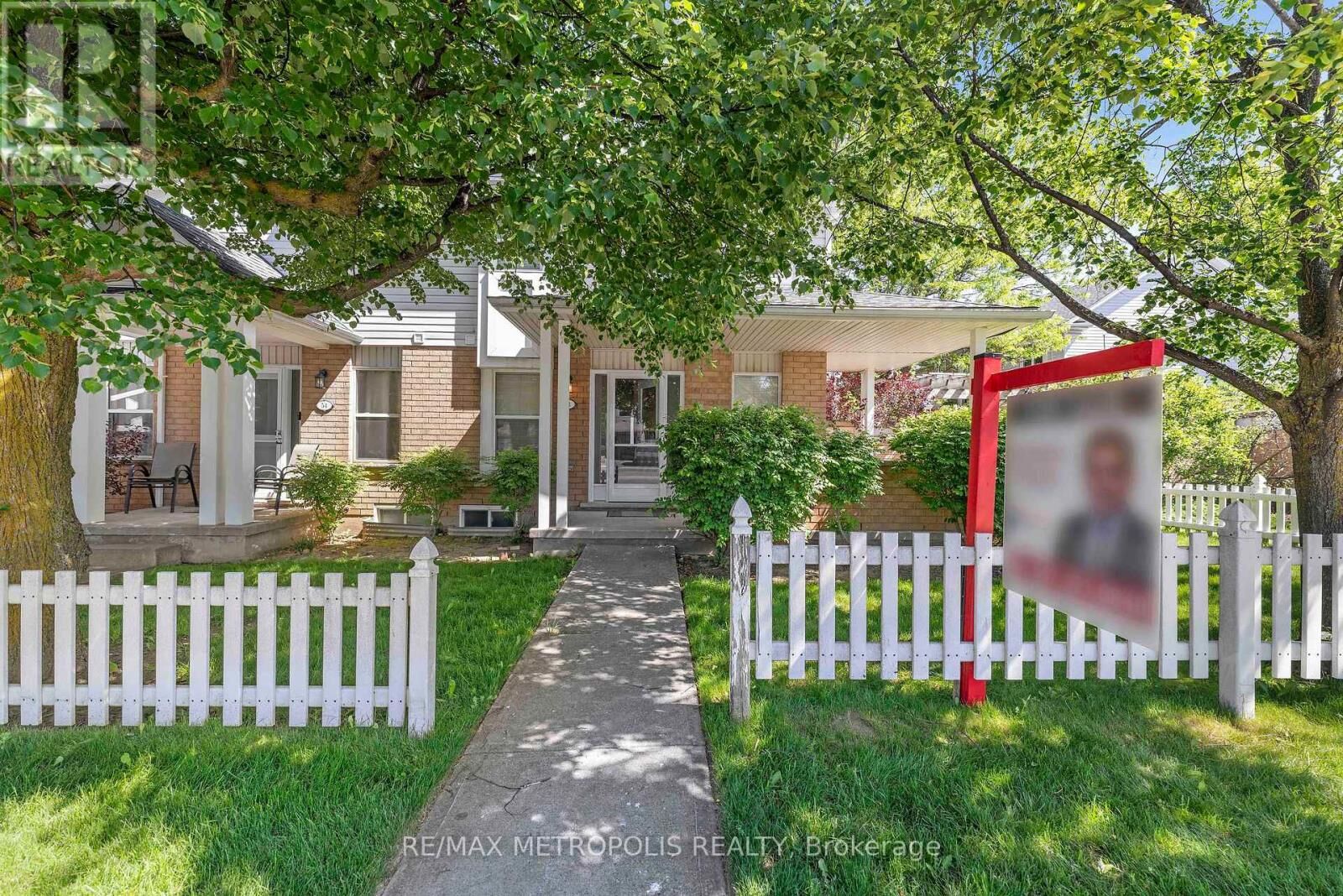 Property Photo:  426 Grange Road 53  ON N1E 7E4 