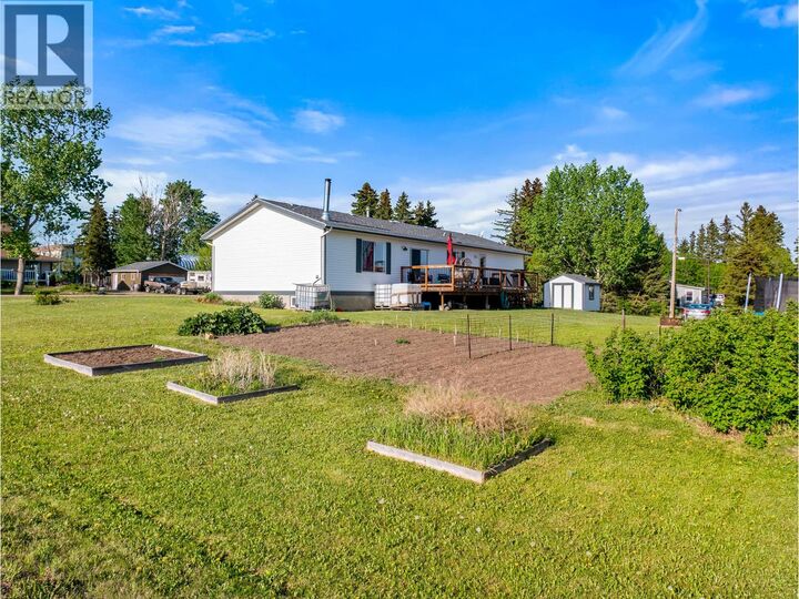 Property Photo:  633 404 Avenue  BC V0C 2G0 