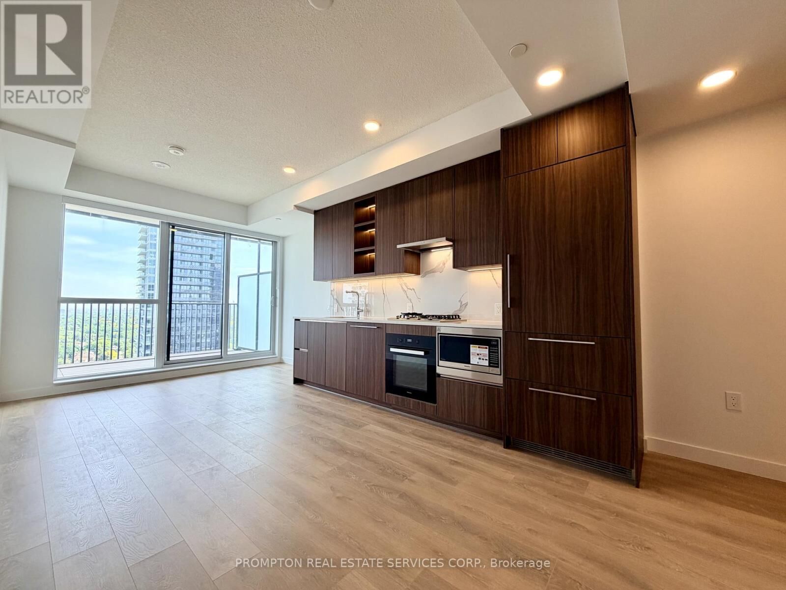 Property Photo:  68 Esther Shiner Boulevard 2715  ON M2K 0J6 