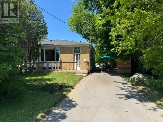 Property Photo:  221 Browndale Crescent  ON L4C 3H9 