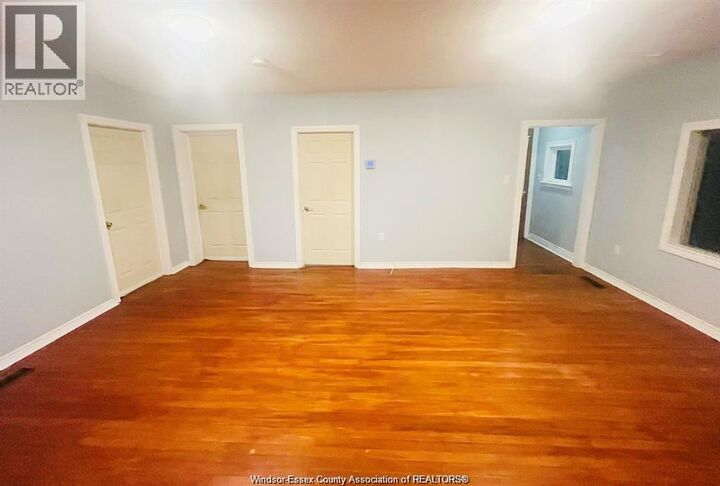 Property Photo:  4 Hazelton Street  ON N8H 1B6 