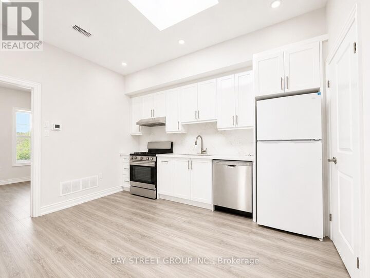 Property Photo:  442 Spadina Avenue D  ON M5T 2G8 