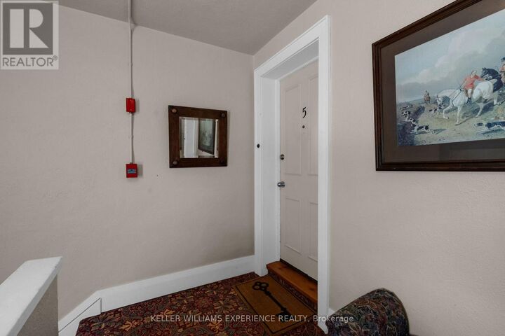 Property Photo:  101 Clapperton Street 5  ON L4M 3G1 