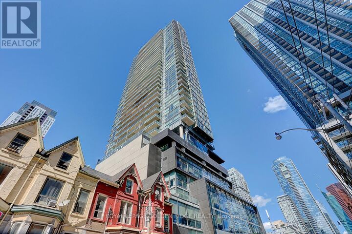 Property Photo:  290 Adelaide Street West 2002  ON M5V 0P3 