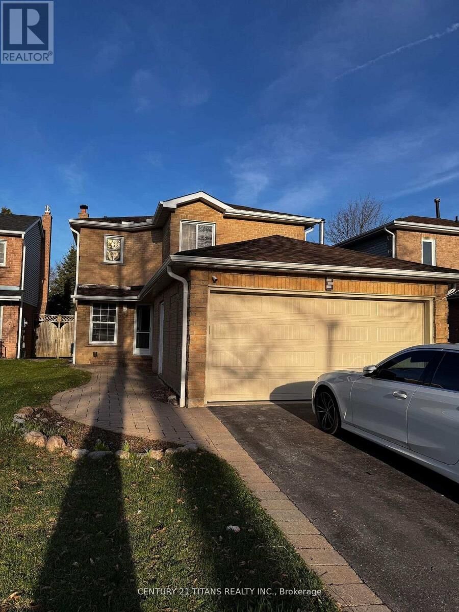 Property Photo:  20 Hemingford Place  ON L1R 1G1 