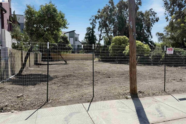 Property Photo:  41426 Roberts Ave  CA 94538 