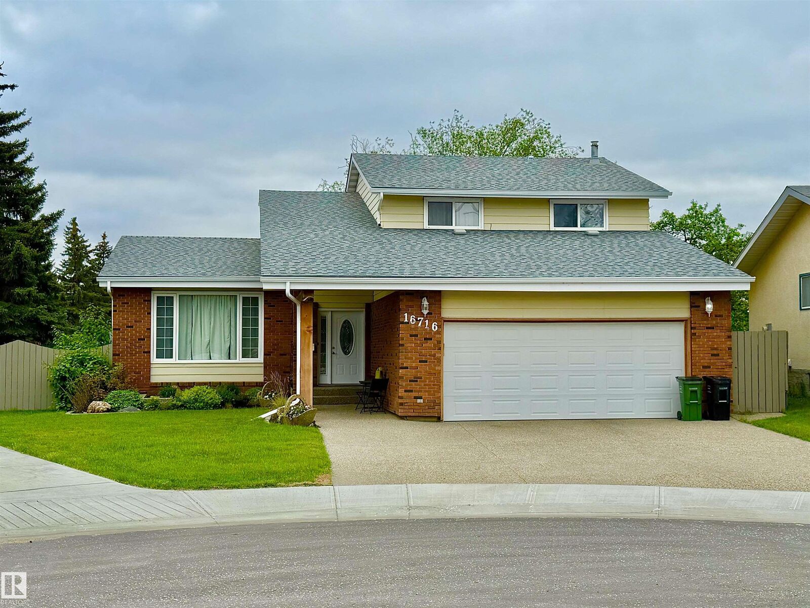 Property Photo:  16716 111 Street NW  AB T5X 2R4 