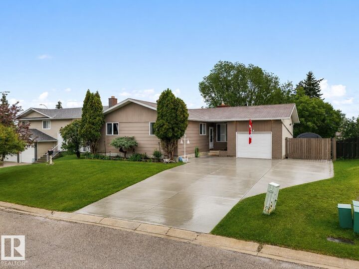 Property Photo:  4125 43A Street  AB T7A 1G4 