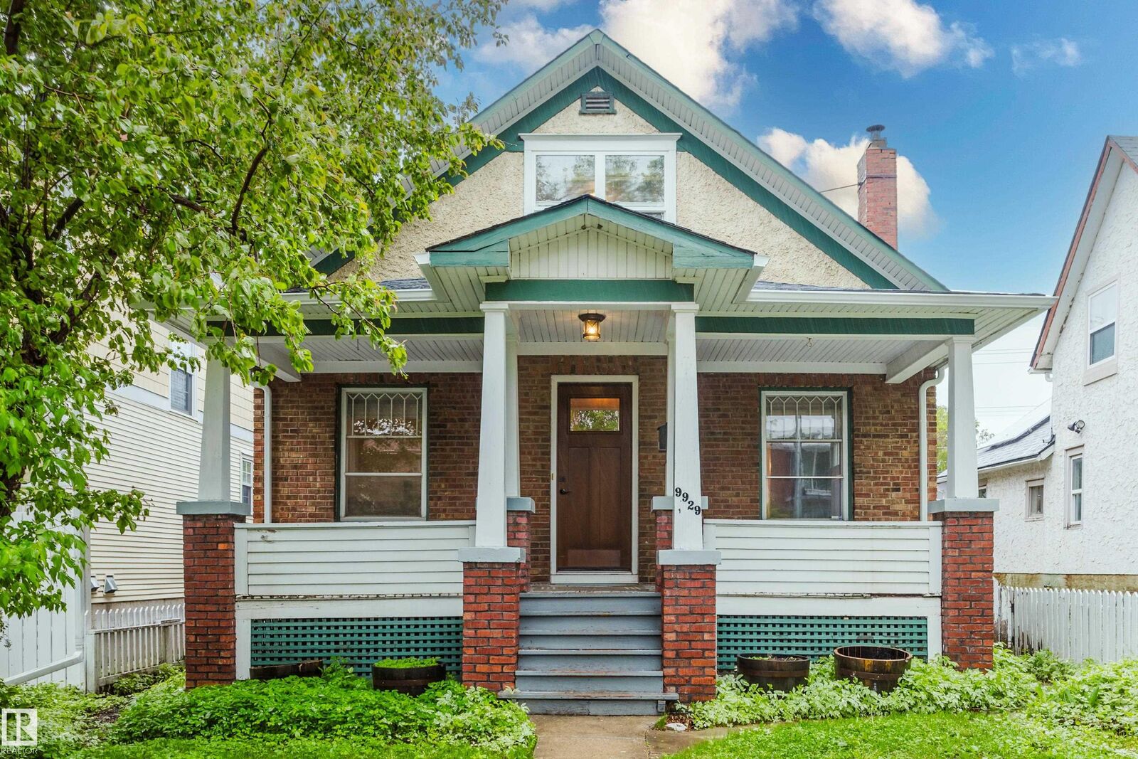 Property Photo:  9929 88 Avenue NW  AB T6E 2R4 
