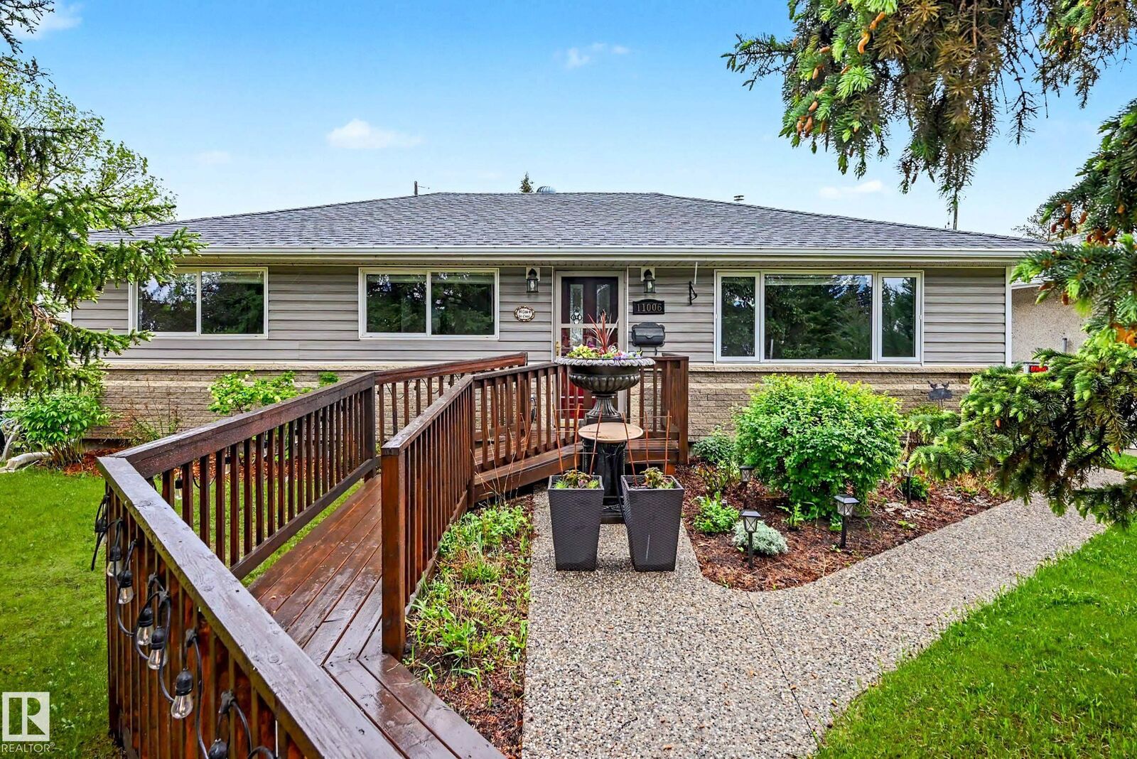 Property Photo:  11006 161 Street NW  AB T5P 3K2 