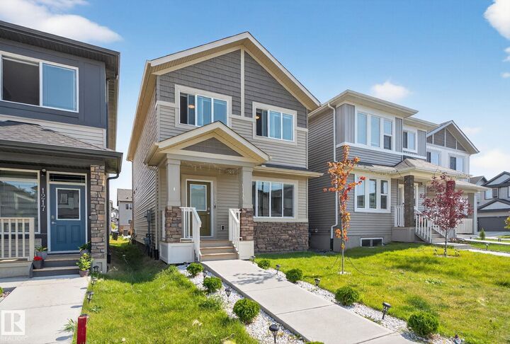 Property Photo:  1213 16A Street NW  AB T6T 2S5 