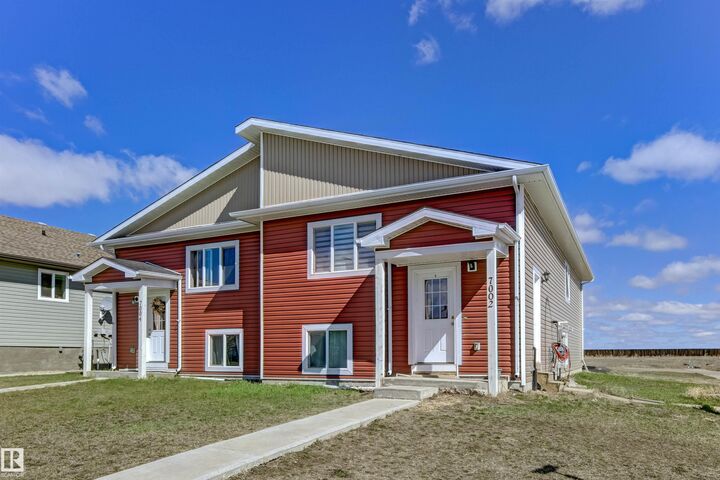 Property Photo: 7002 50 Avenue AB T4V 5G1