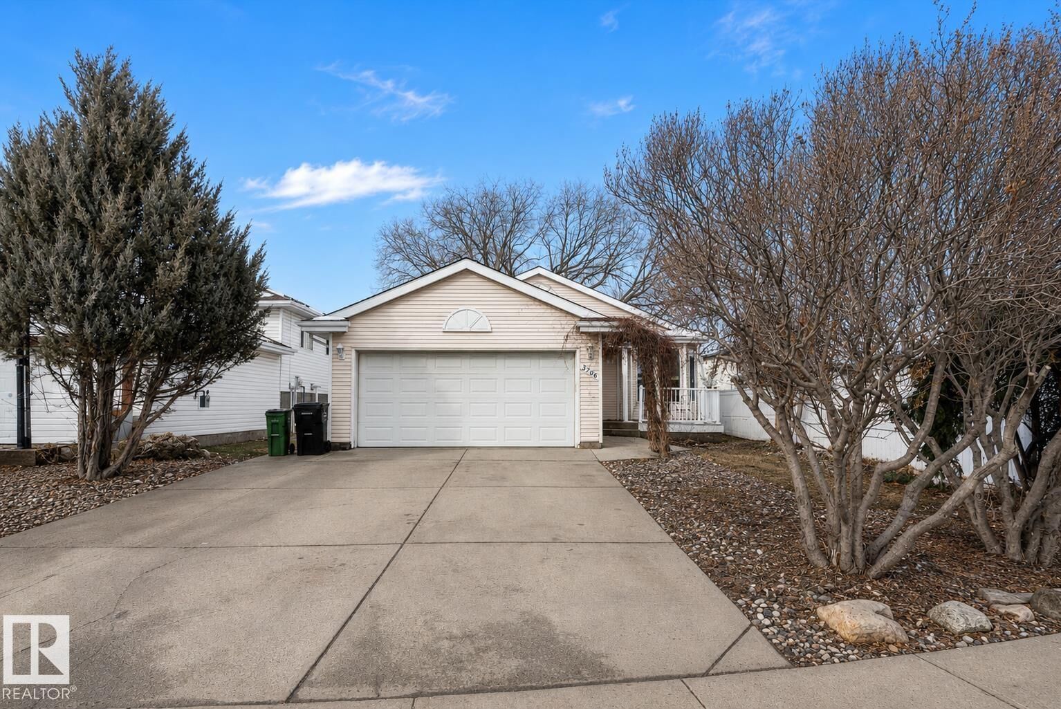 Photo de la propriété:  3706 131A Avenue NW  AB T5A 4Y8 
