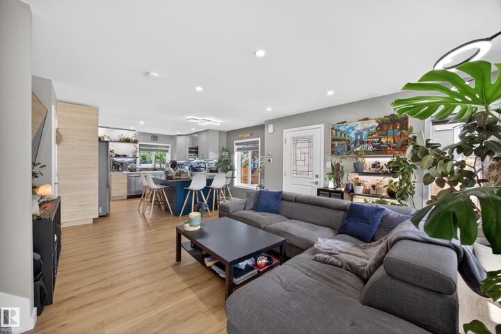 Property Photo:  12604 116 Avenue NW  AB T5M 2S3 