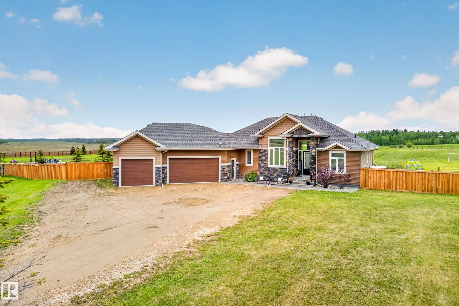 Property Photo:  50509 Rge Rd 222 40  AB T0B 3M2 