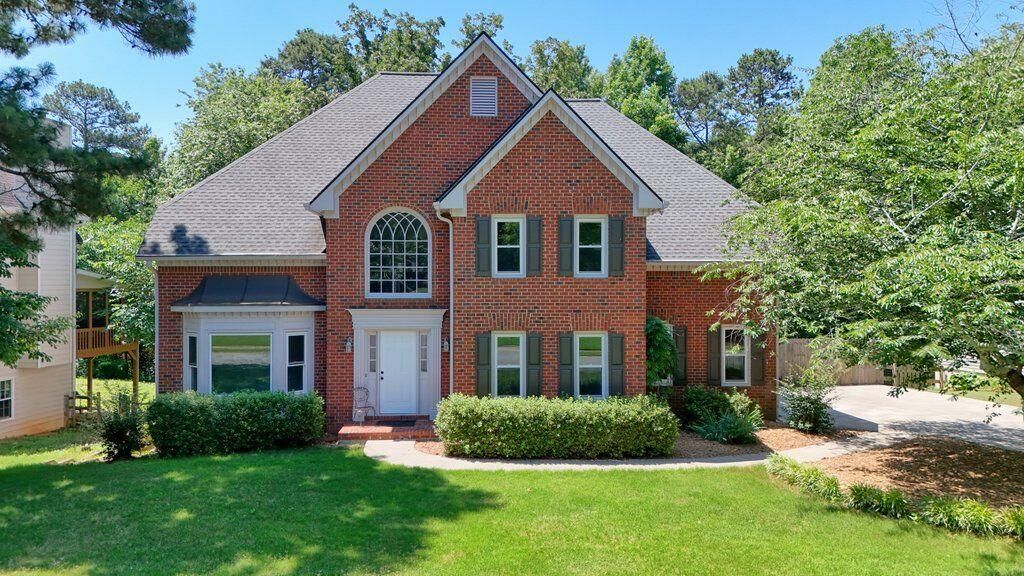 Property Photo:  5819 Fairwood Walk  GA 30101 