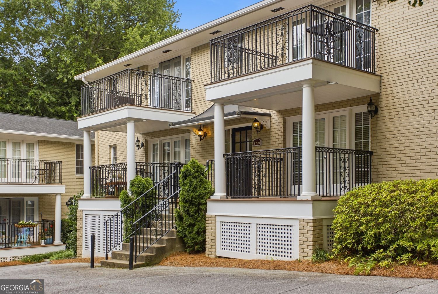 Property Photo:  869 Briarcliff Road NE B 18  GA 30306 
