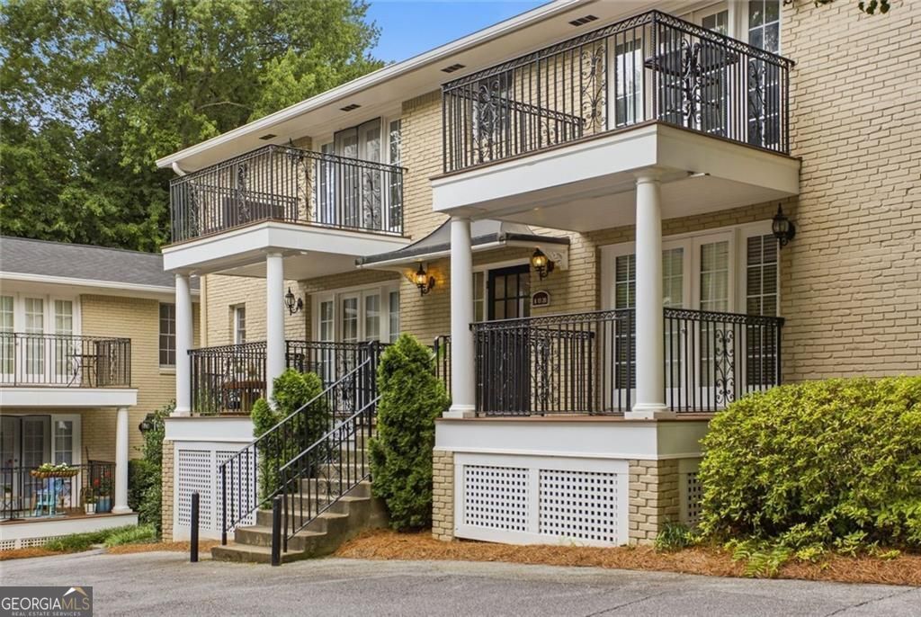 Property Photo:  869 Briarcliff Road NE B 18  GA 30306 
