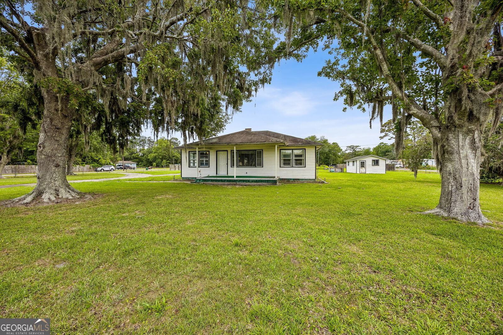 Property Photo: 879 Charlie Smith SR Highway GA 31558