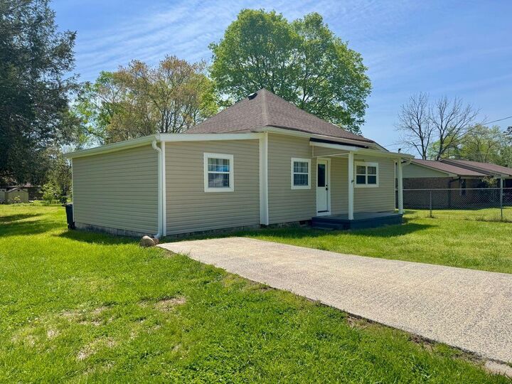 Property Photo:  210 6th Street  TN 37338 