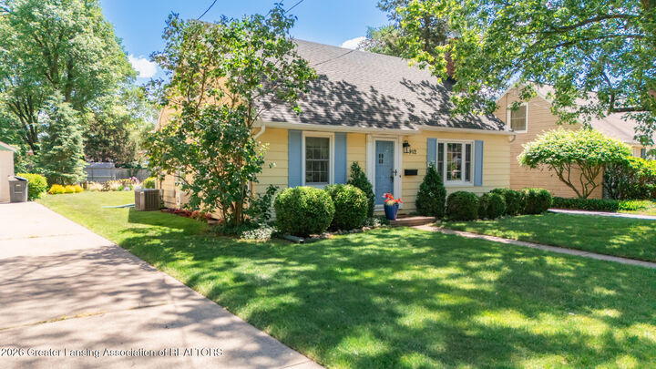Property Photo:  912 Evergreen Avenue  MI 48823 