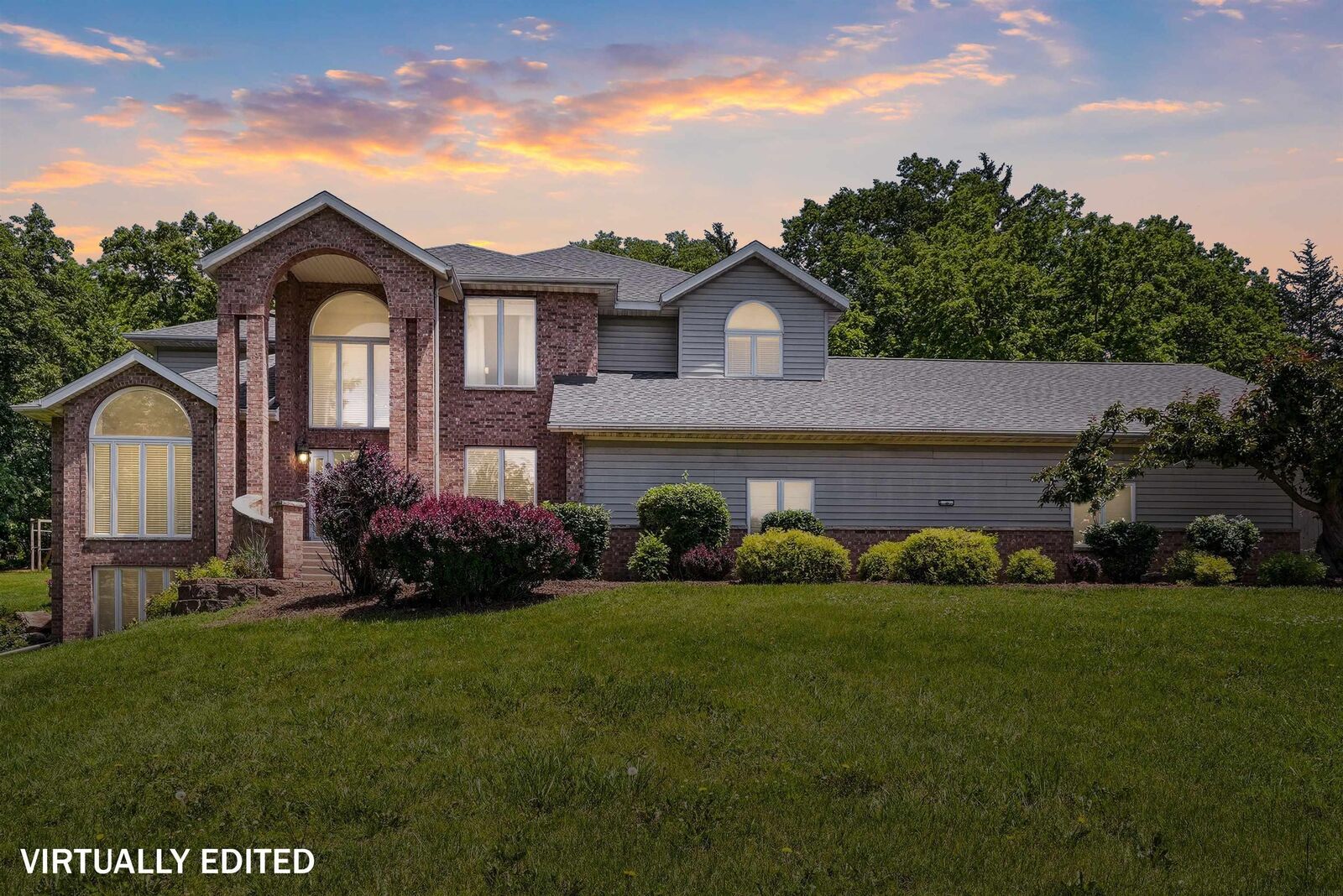 Property Photo:  106 NE 12th Street  IA 50677 