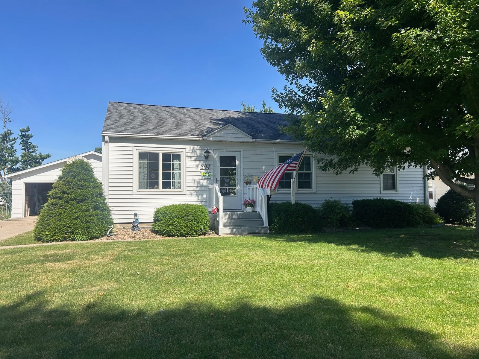 Property Photo: 604 N 15th Street W IA 50208