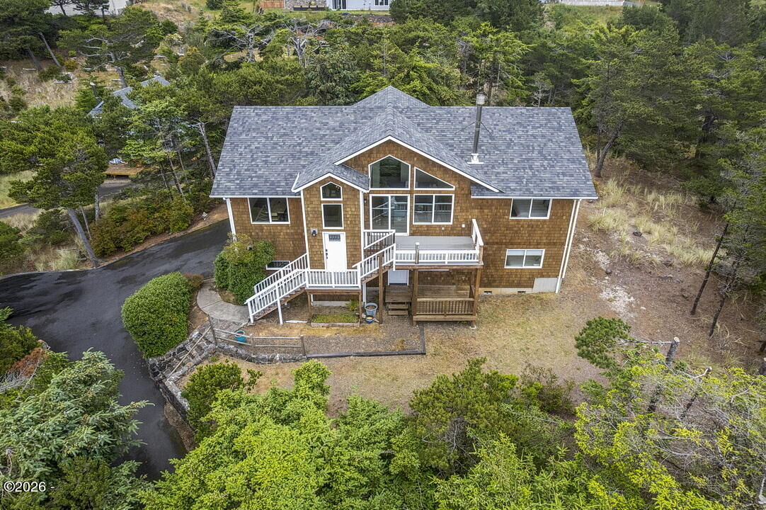 Property Photo: 1809 NW Sandpiper Drive OR 97394