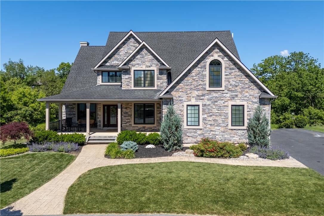 Property Photo:  2244 Wagon Wheel Drive  PA 18040 