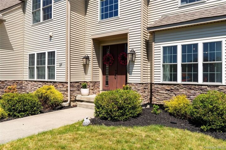 Property Photo:  37 Biltmore Drive  NY 12533 