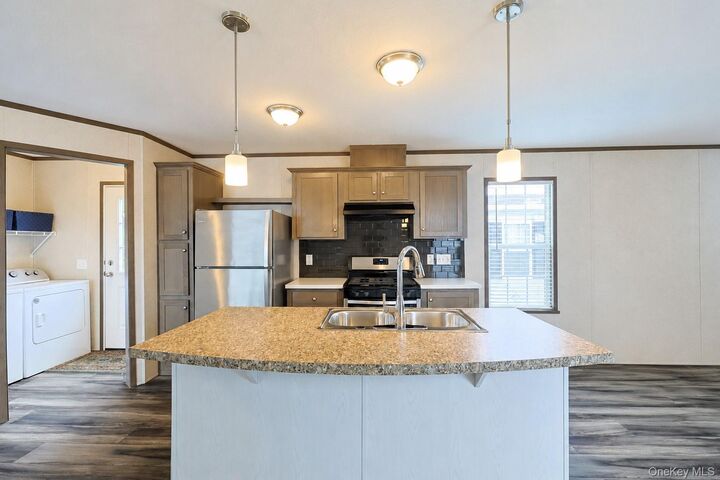 Property Photo:  34 Windward Way  NY 10980 
