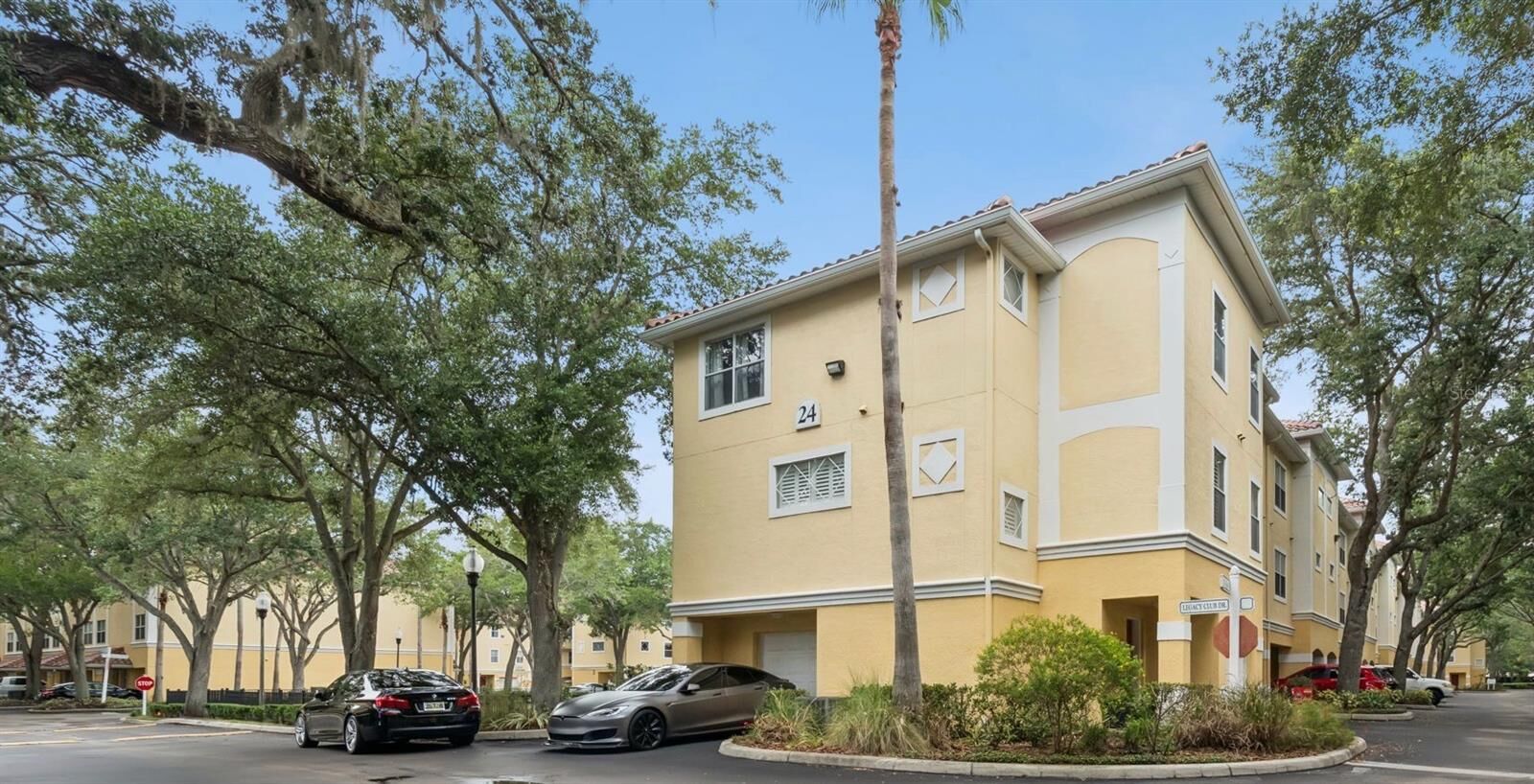 Property Photo:  2401 Legacy Lake Drive 2401  FL 32751 