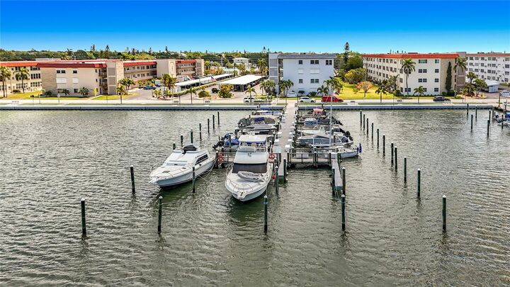 Property Photo:  3018 59th Street S 102  FL 33707 